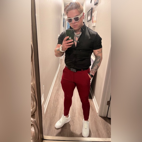 Meet your Posher, Mundo - Picture 2 of 12